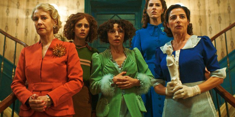 7 Women and a Murder