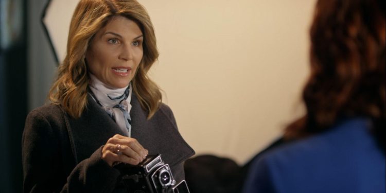 Garage Sale Mysteries: Picture a Murder