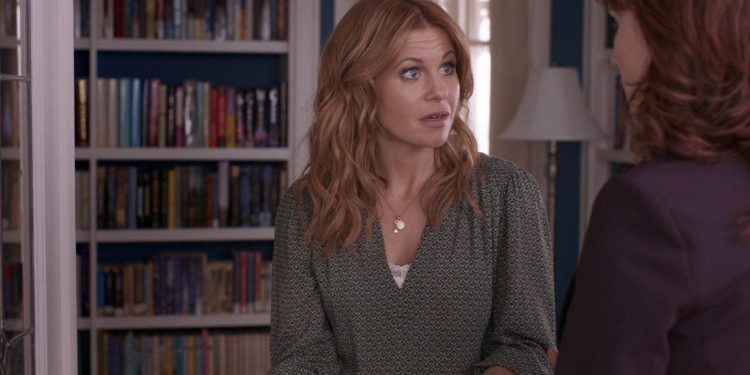 Three Bedrooms, One Corpse: An Aurora Teagarden Mystery